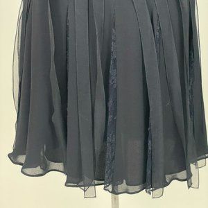 Carmen Marc Valvo Collection SIZE 4. Black Lacy Skirt